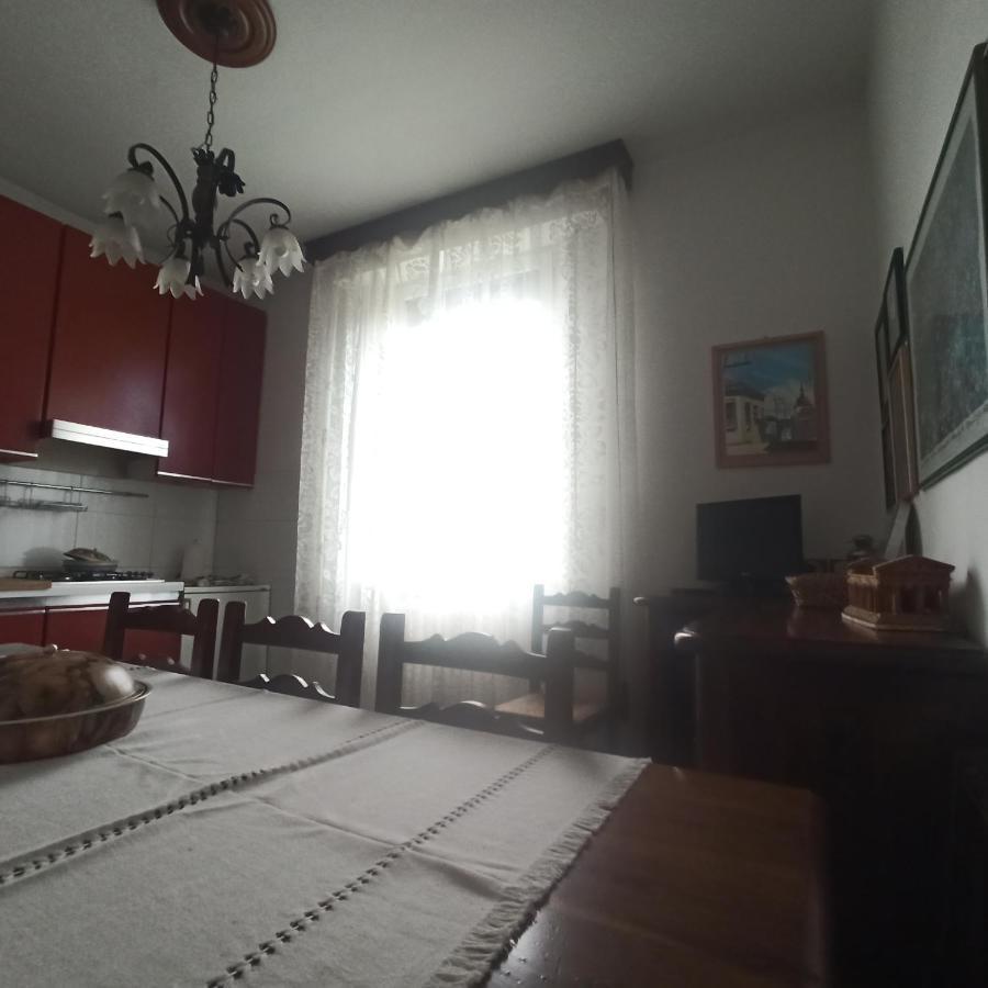 Casa Vincenzo 130 Mq Con Portico Ed Ingresso Esclusivo Dal Giardino Villa Felino Eksteriør bilde