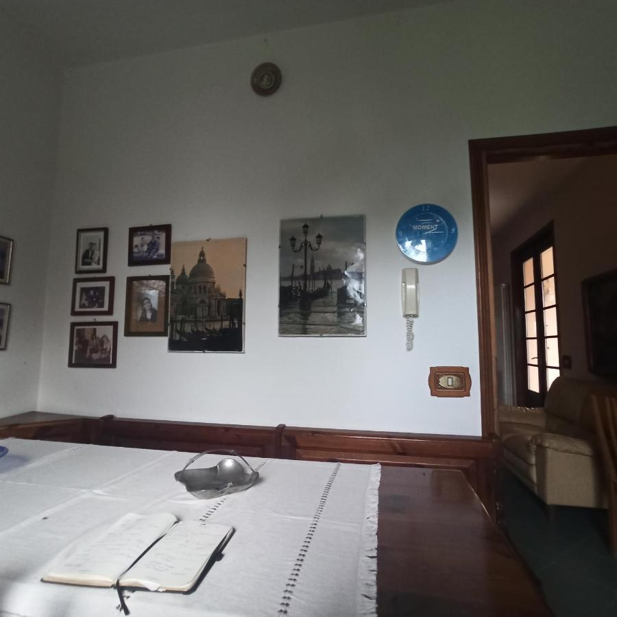 Casa Vincenzo 130 Mq Con Portico Ed Ingresso Esclusivo Dal Giardino Villa Felino Eksteriør bilde