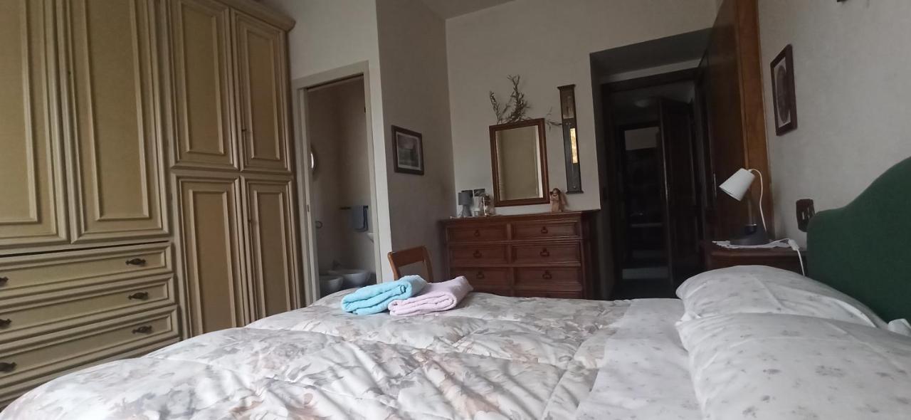 Casa Vincenzo 130 Mq Con Portico Ed Ingresso Esclusivo Dal Giardino Villa Felino Eksteriør bilde