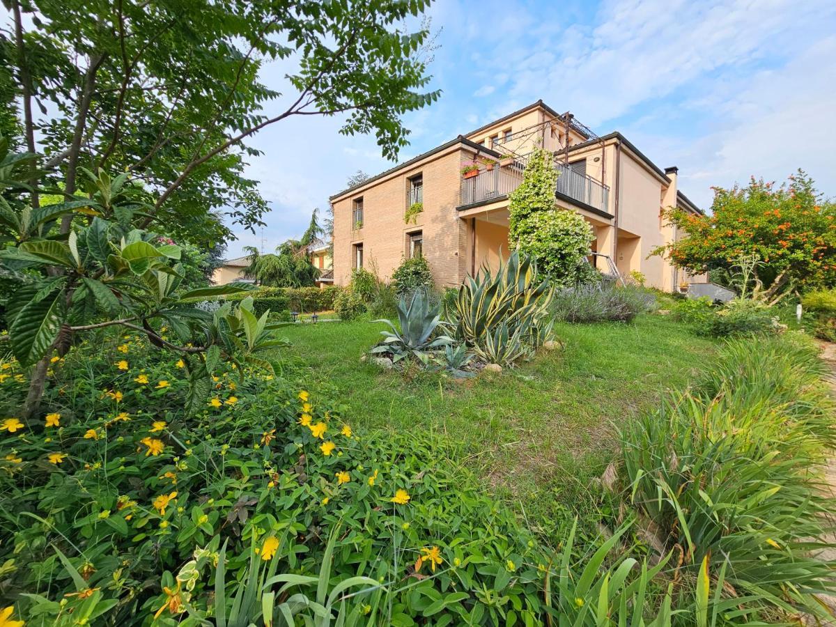 Casa Vincenzo 130 Mq Con Portico Ed Ingresso Esclusivo Dal Giardino Villa Felino Eksteriør bilde